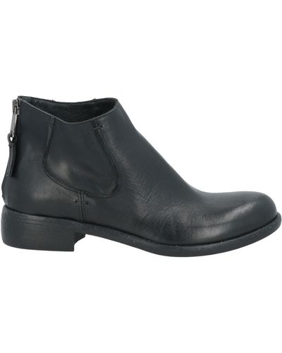 Strategia Ankle Boots - Black