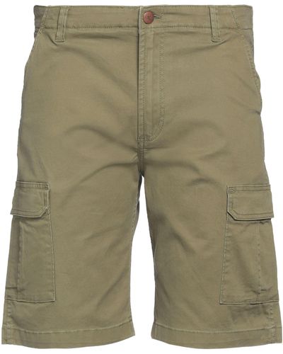 Wrangler Shorts & Bermuda Shorts - Green