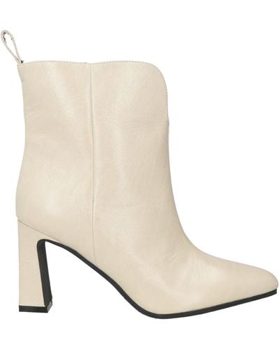 Carmens Ankle Boots - White