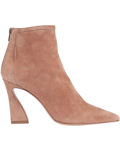 Anna F. Ankle Boots - Brown