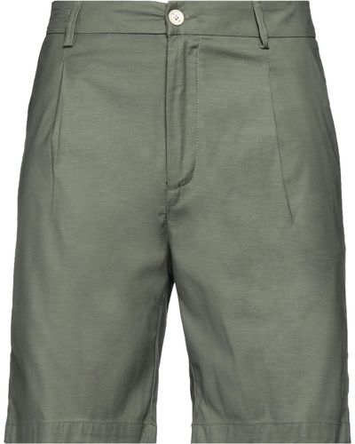 Yan Simmon Shorts & Bermuda Shorts - Green