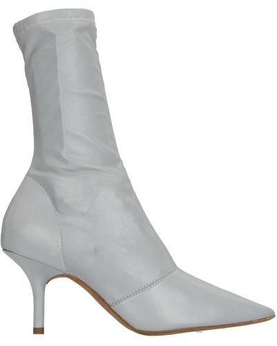 Yeezy Kitten Heel High Ankle Boots - Gray