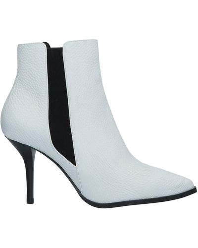 Lola Cruz Ankle Boots - White