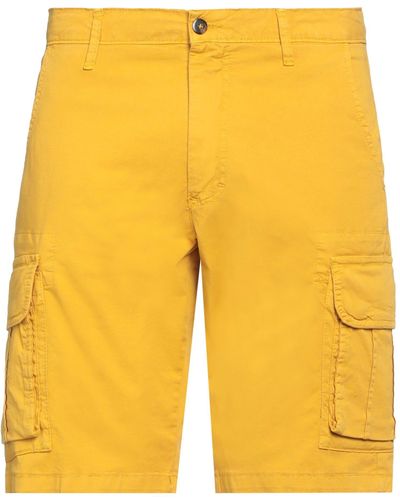 Squad² Shorts & Bermuda Shorts - Yellow