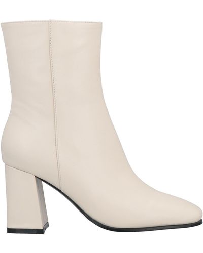 Bibi Lou Ankle Boots - White