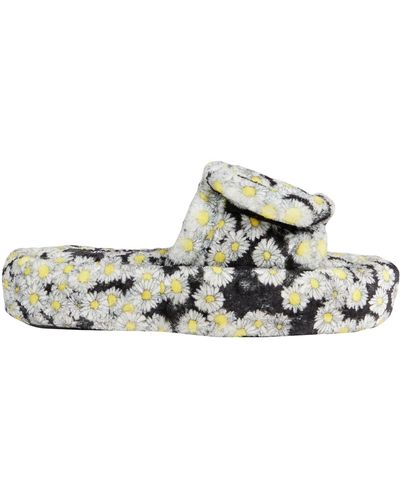 Natasha Zinko Terry hear-print sandals - Neutrals