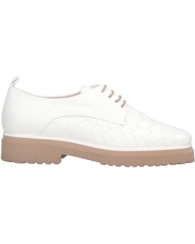Pas De Rouge Lace-up Shoes - White