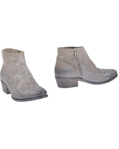 Strategia Ankle Boots - Gray