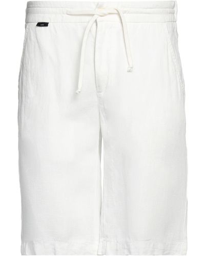 04651/A TRIP IN A BAG Shorts & Bermuda Shorts - White