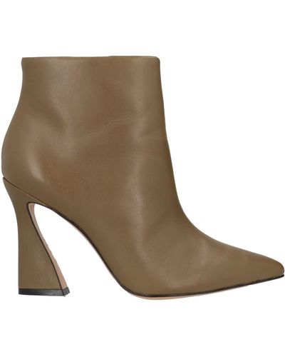Carrano Ankle Boots - Brown