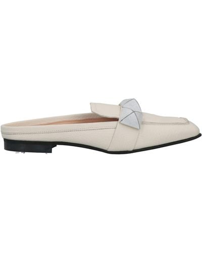 Janet & Janet Mules & Clogs - White