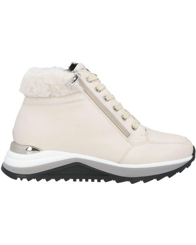 Nila & Nila Ankle Boots - White