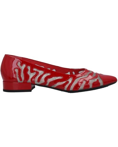 Pas De Rouge Court Shoes - Red