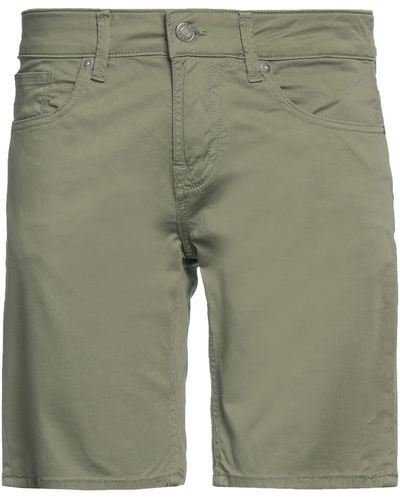 Guess Shorts & Bermuda Shorts - Green