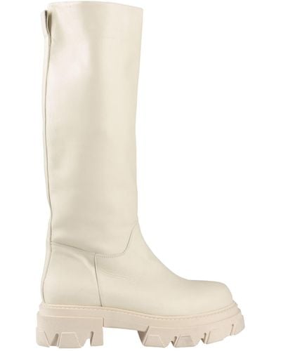 Primadonna Boot - White