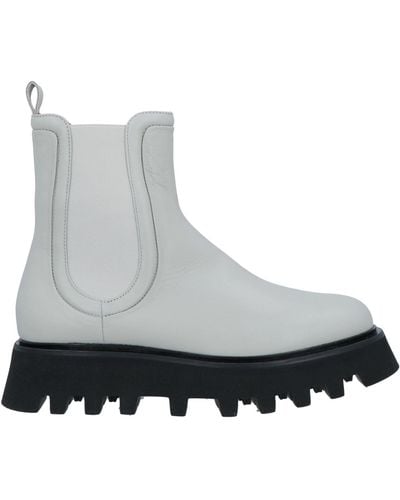 Pomme D'or Ankle Boots - White