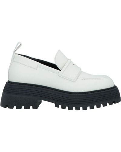 3Juin Loafers - White