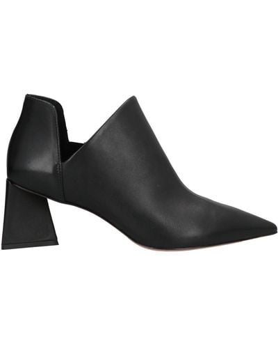 Carrano Ankle Boots - Black