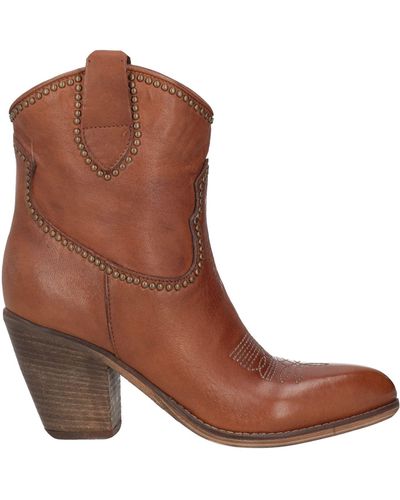 Zoe Ankle Boots - Brown