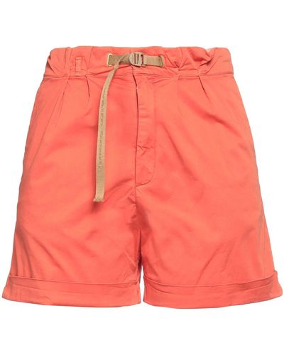 White Sand Shorts & Bermuda Shorts - Red