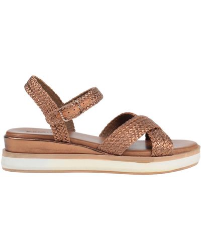 Inuovo Sandals - Brown