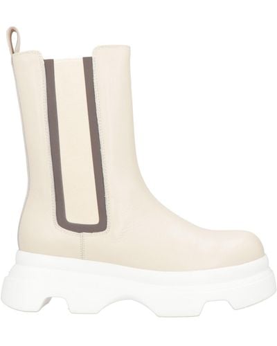 Jeannot Ankle Boots - White