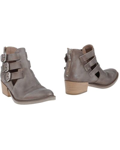 Janet & Janet Ankle Boots - Grey