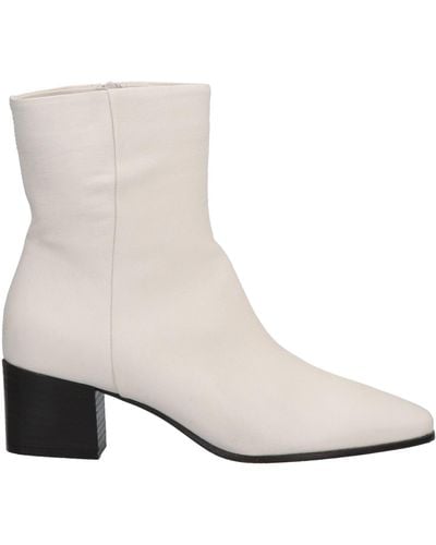 Nenette Ankle Boots - White