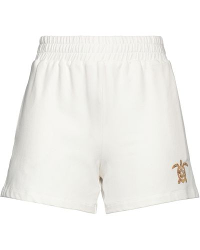 Alviero Martini 1A Classe Shorts & Bermuda Shorts - White
