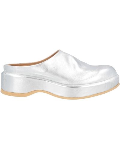 Moma Mules & Clogs - White
