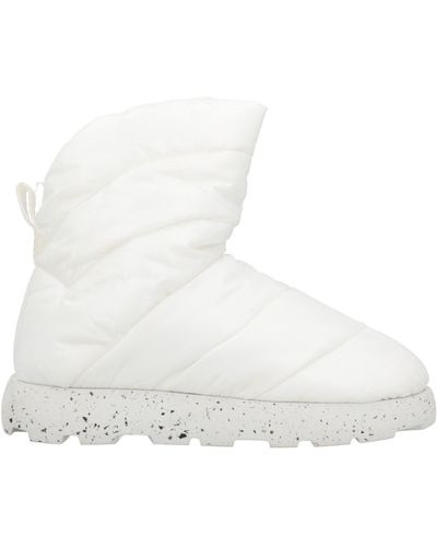 PIUMESTUDIO Ankle Boots - White