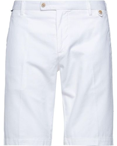 AT.P.CO Shorts & Bermuda Shorts - White