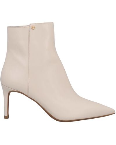 MICHAEL Michael Kors Ankle Boots - White