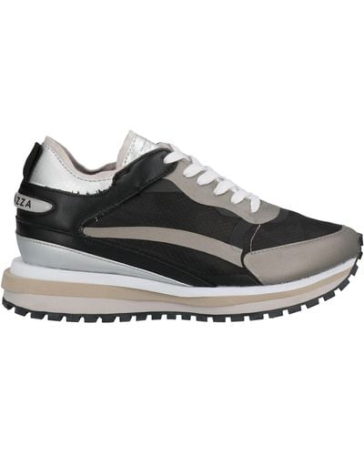 Apepazza Primula sneakers bianca con borchie - Sensazione di pelle