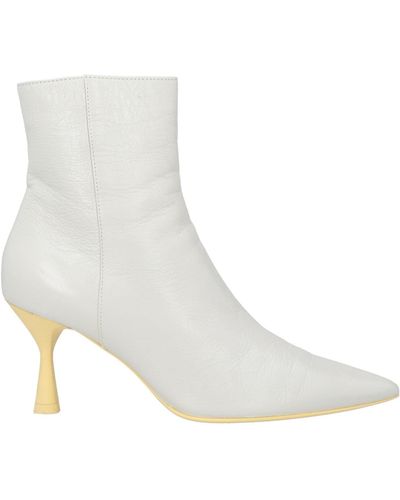 Agl Attilio Giusti Leombruni Ankle Boots - White