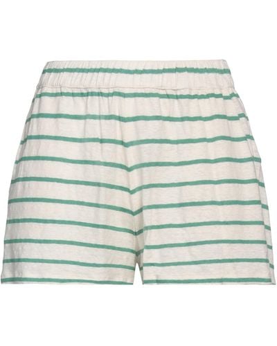 Majestic Filatures Shorts & Bermuda Shorts - Green