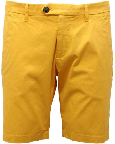 Roy Rogers Shorts & Bermudashorts - Gelb
