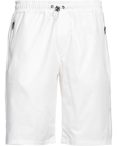 OUTHERE Shorts & Bermuda Shorts - White