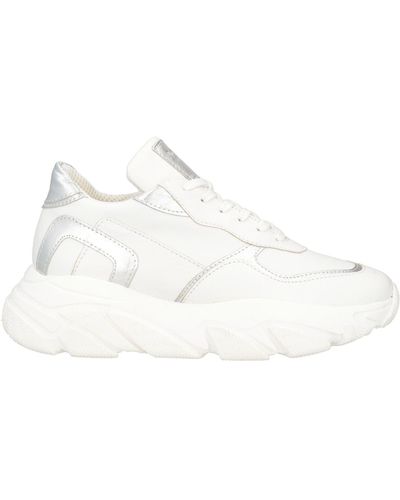 Rebel Queen Sneakers - White