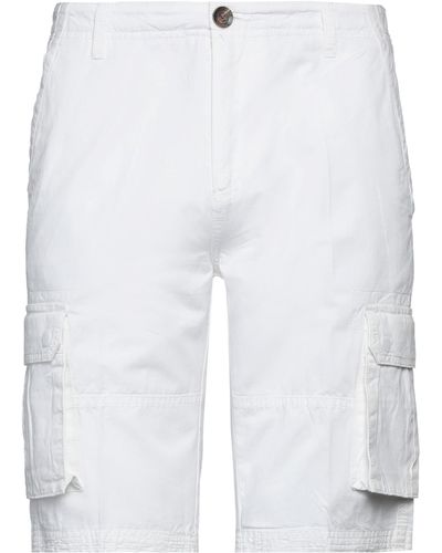 Fred Mello Shorts & Bermuda Shorts - White