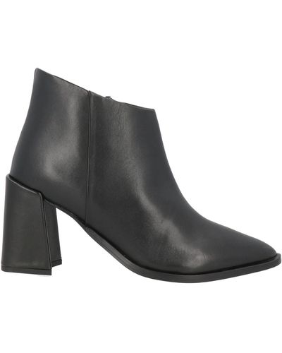 Tosca Blu Ankle Boots - Black