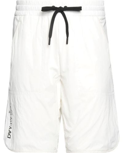 3 MONCLER GRENOBLE Shorts & Bermuda Shorts - White