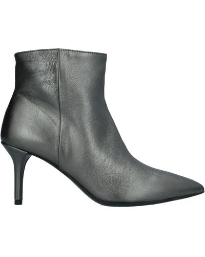 Janet & Janet Ankle Boots - Gray