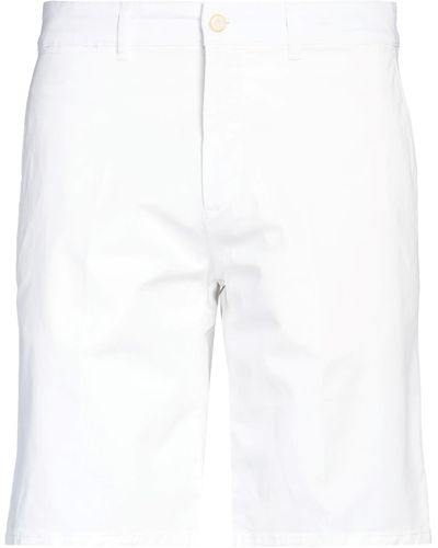 Harmont & Blaine Shorts & Bermuda Shorts - White