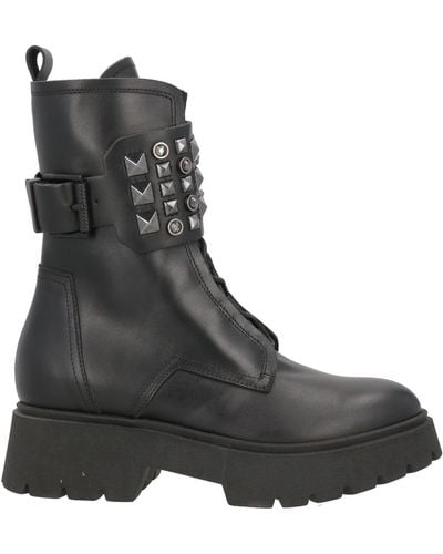 Janet & Janet Ankle Boots - Black