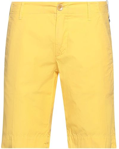 AT.P.CO Shorts & Bermuda Shorts - Yellow