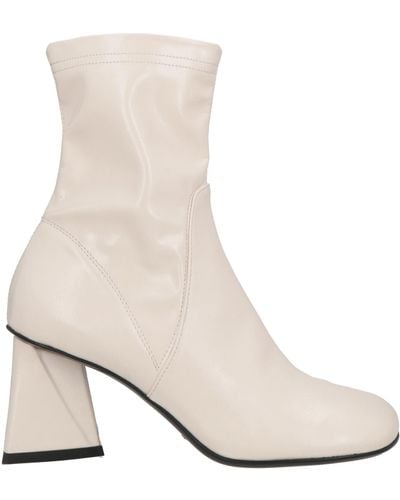 Strategia Ankle Boots - White