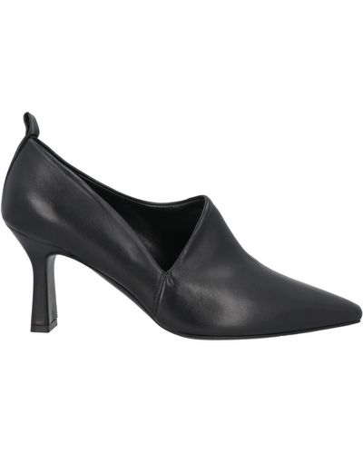 The Seller Court Shoes - Black
