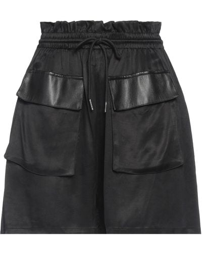 NÜ Shorts & Bermuda Shorts - Black