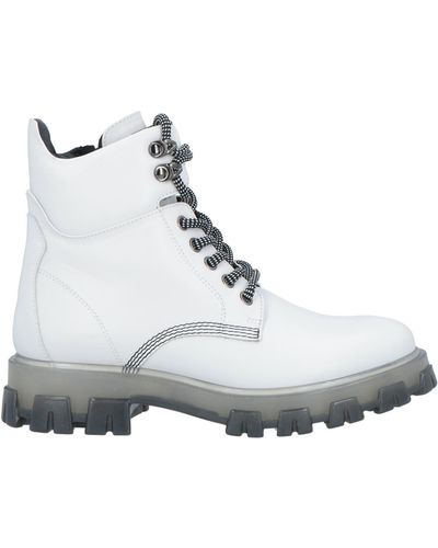 Stokton Ankle Boots - White